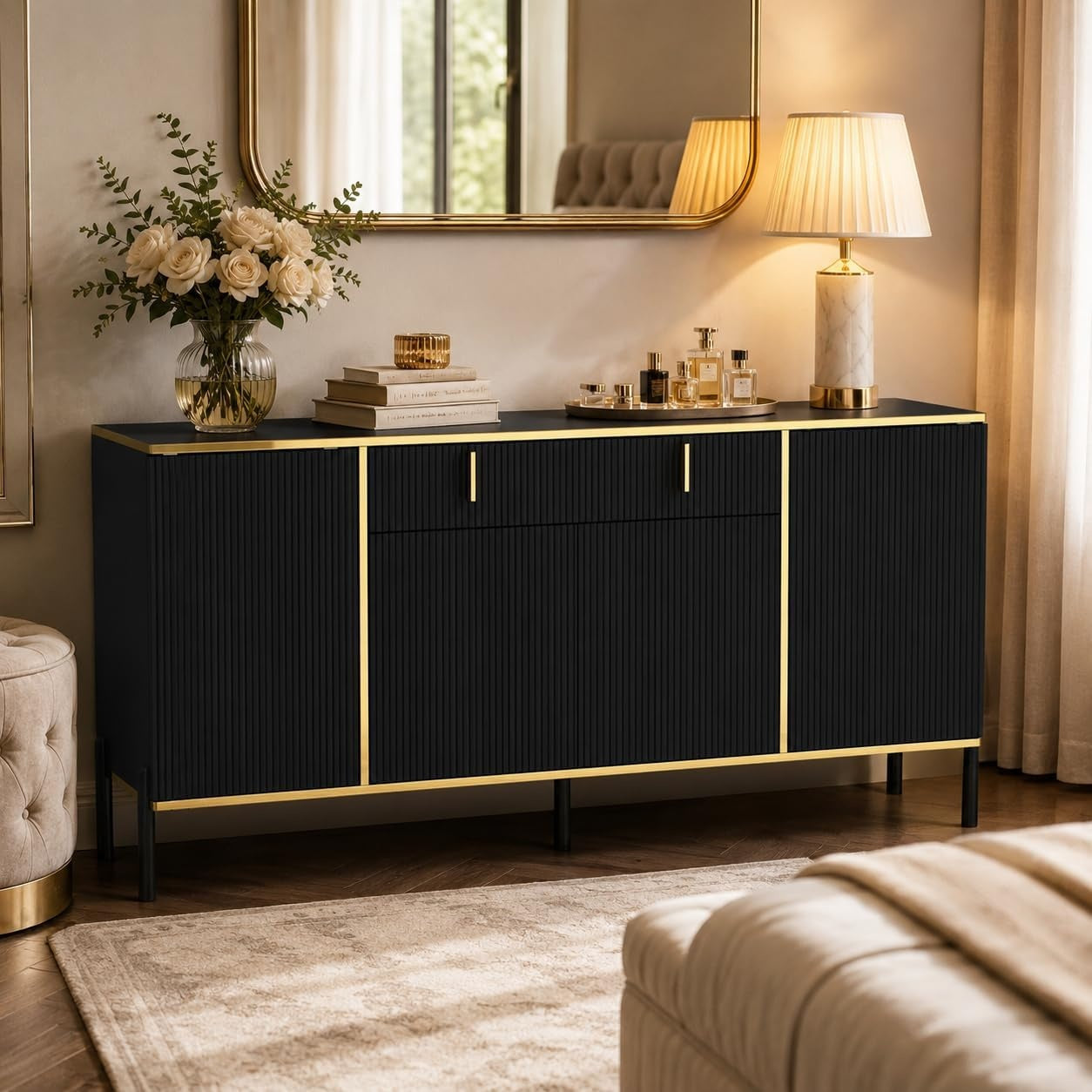 Buffet contemporain noir en MDF equipe de 4 portes, 1 tiroir et tablette modulable avec base en metal